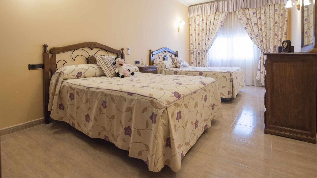 Villa Las Tres Hermanas Albarreal De Tajo By Toledo Ap 外观 照片